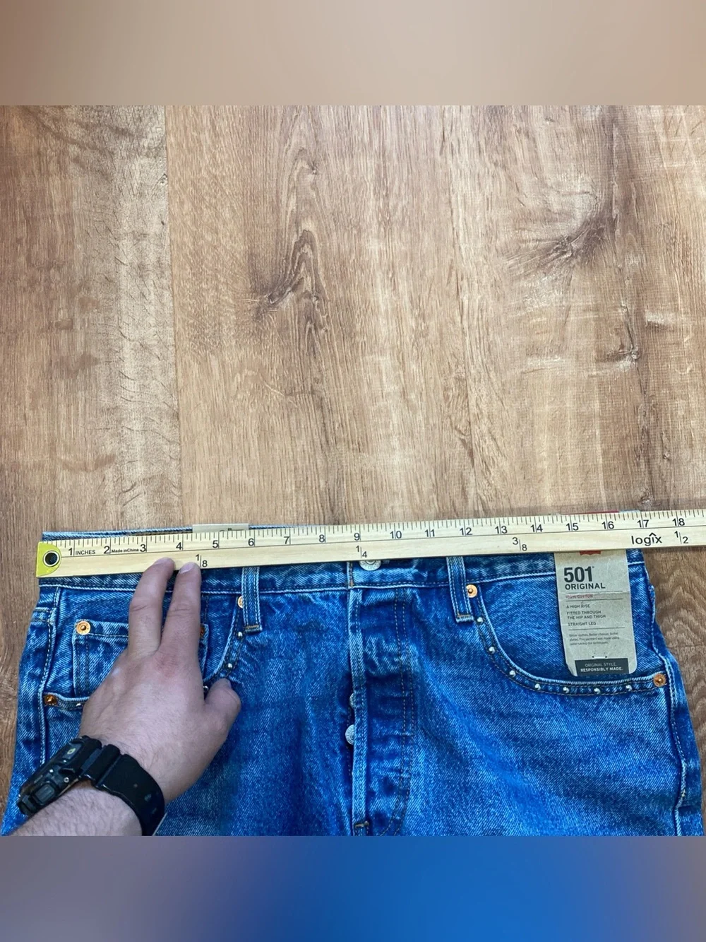 Levi's 501 Original Jeans Mens 34x30 Blue Denim Straight Leg Medium Wash